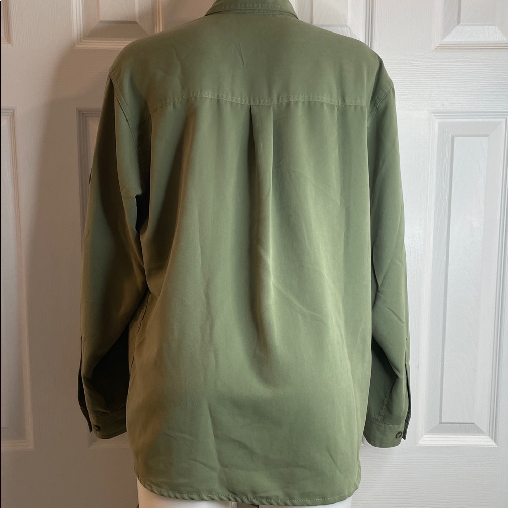 JOANNA ROLL TAB LONG SLEEVES BUTTON DOWN BLOUSE TOP OLIVE GREEN SIZE L - Picture 10 of 12